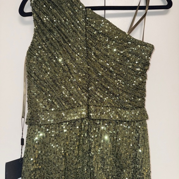 NWT | Mac Duggal 26694 Olive Sequined Gown Size 6 - Picture 10 of 11